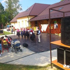 Ozvučenie akcie Na kolesách proti rakovine a folklórny súbor v Ľubotíne